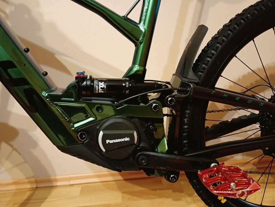 Kellys Theos R30 M 725Wh 95nm 2025