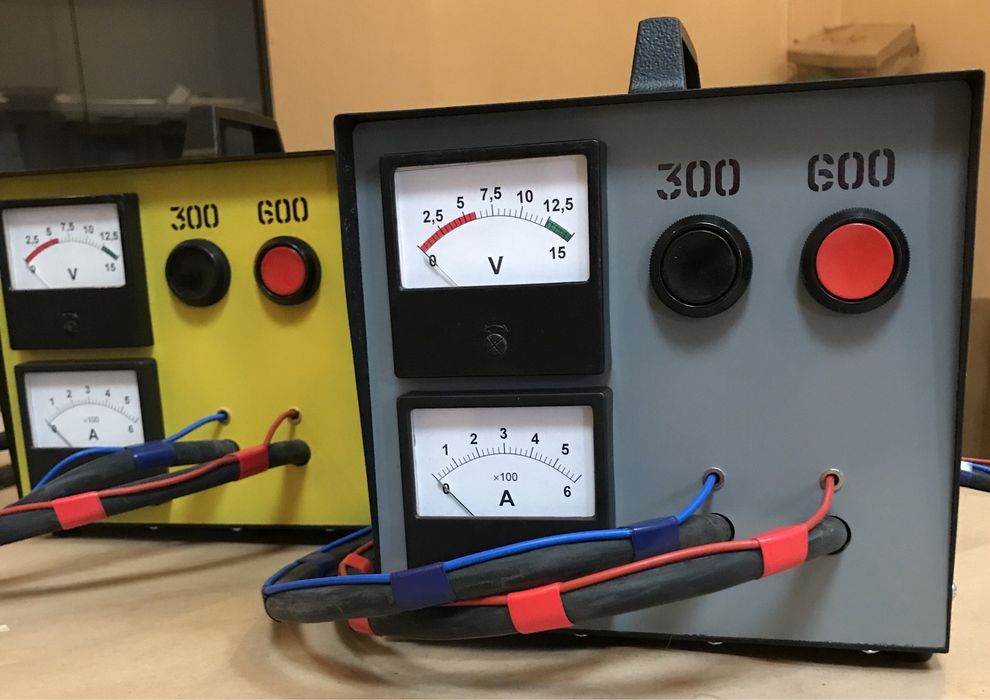Нагрузочная вилка 300/600 А для проверки 12 В АКБ