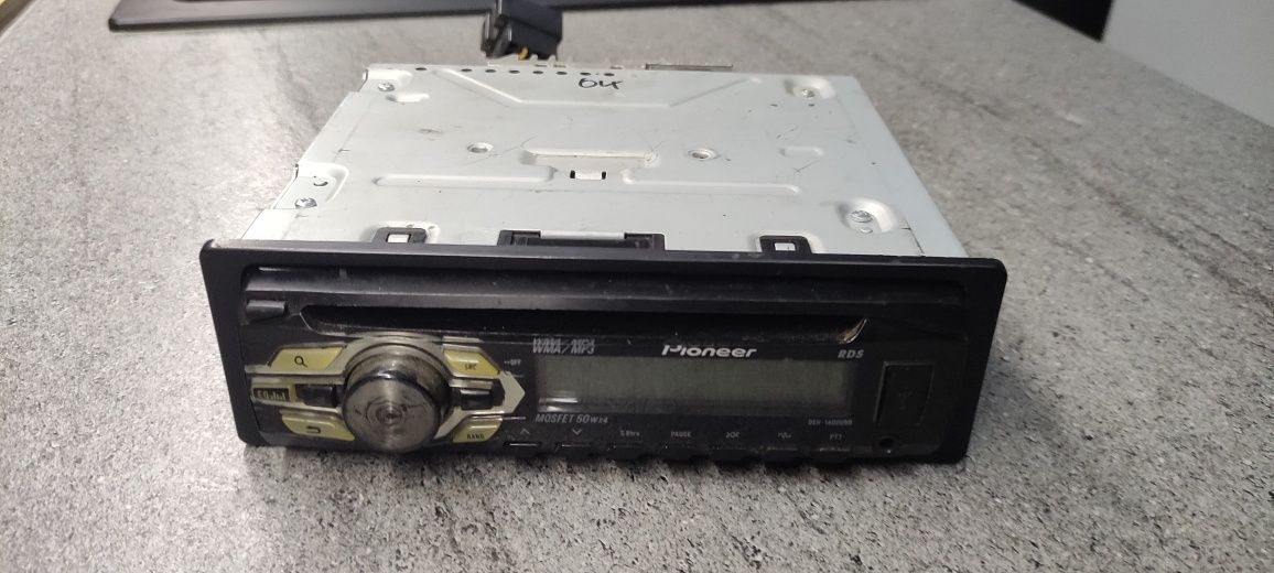 Radio samochodowe marki Pioneer DEH-1400UBB aux USB CD MP3 subwoofer
