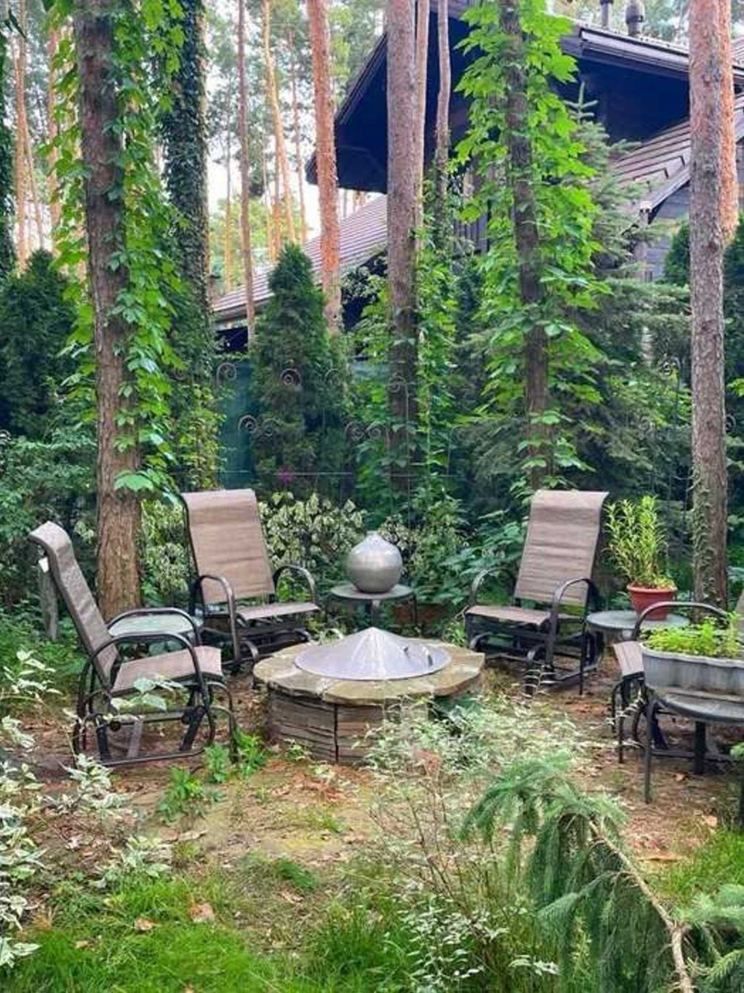 Шикарный дом от хозяина. Буча в лесу с озером 141 м2. 9 соток