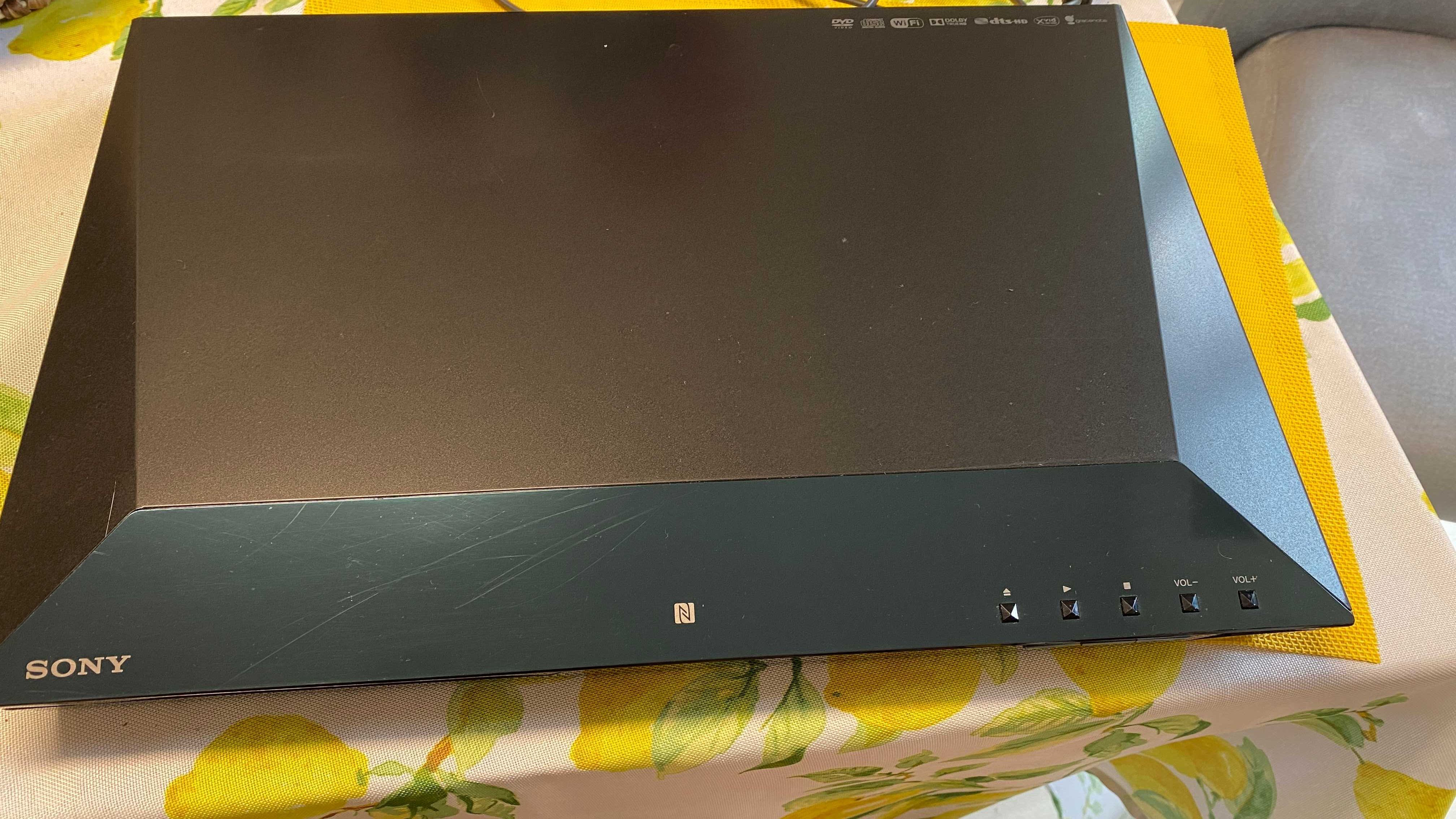 Zestaw kina domowego SONY BDV-E6100 z odtwarzaczem Blu-ray