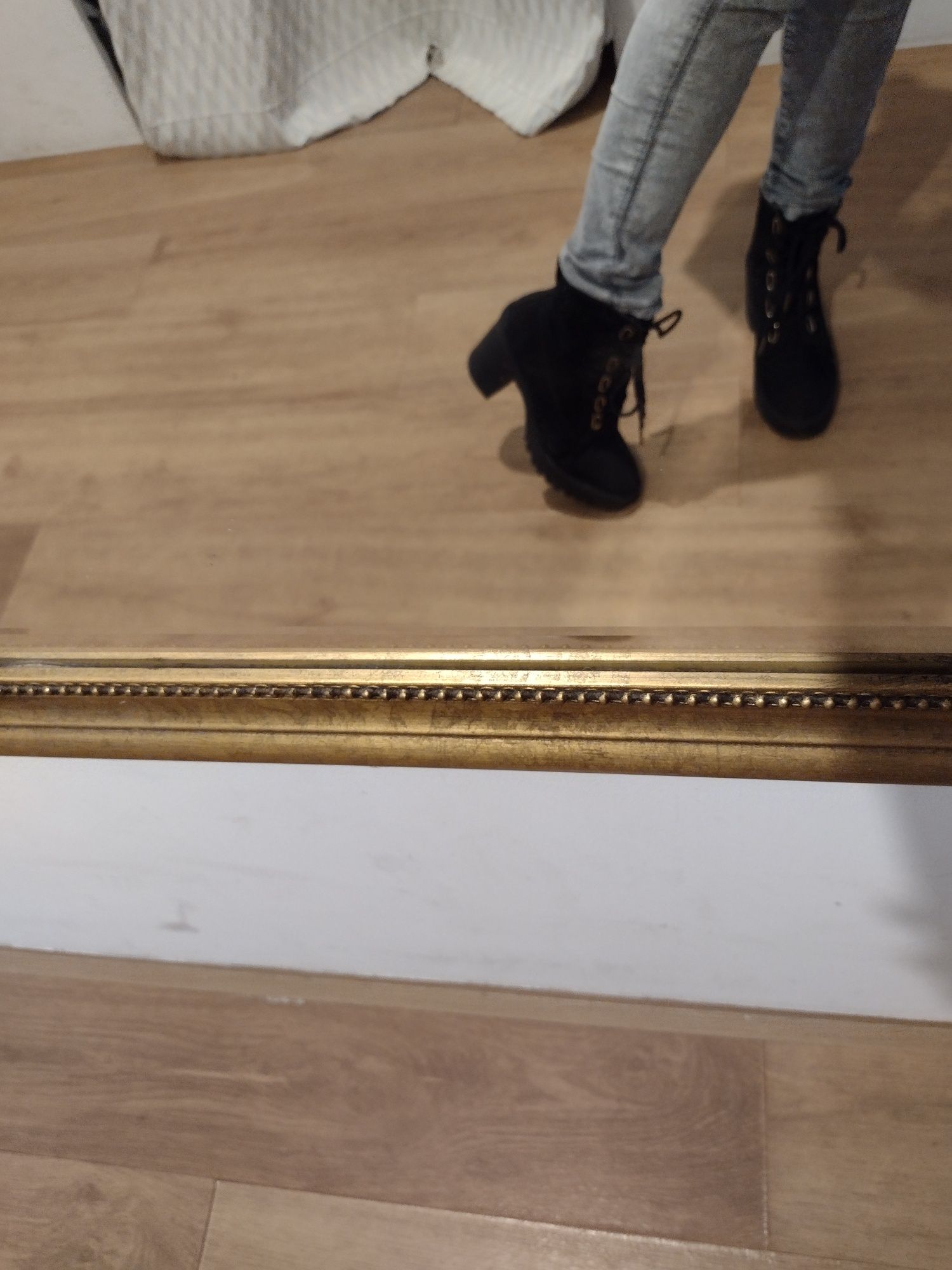 Buty na koturnie słupku botki zlote elementy 38