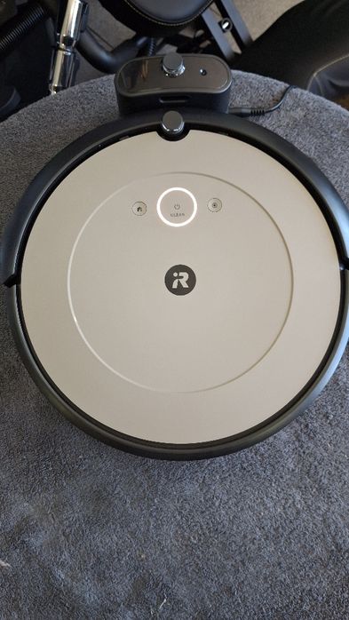 robot sprzątający irobot roomba i1