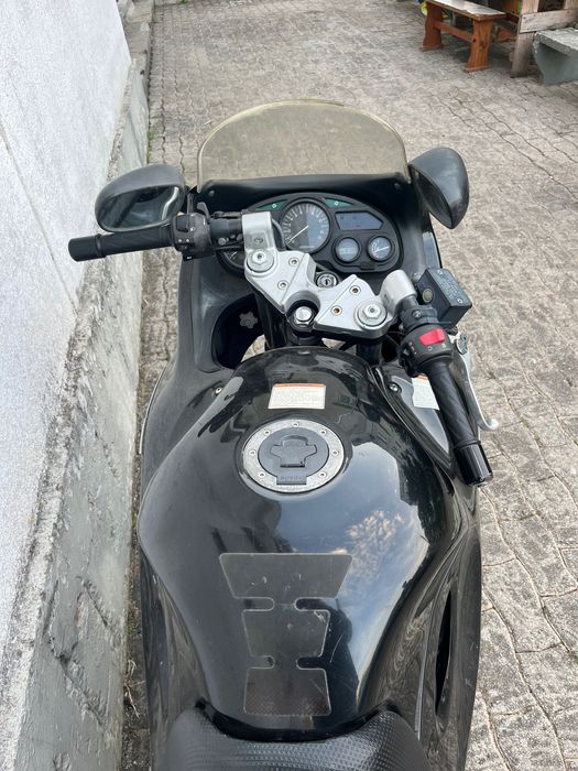 Suzuki GSXF 750 semi nova