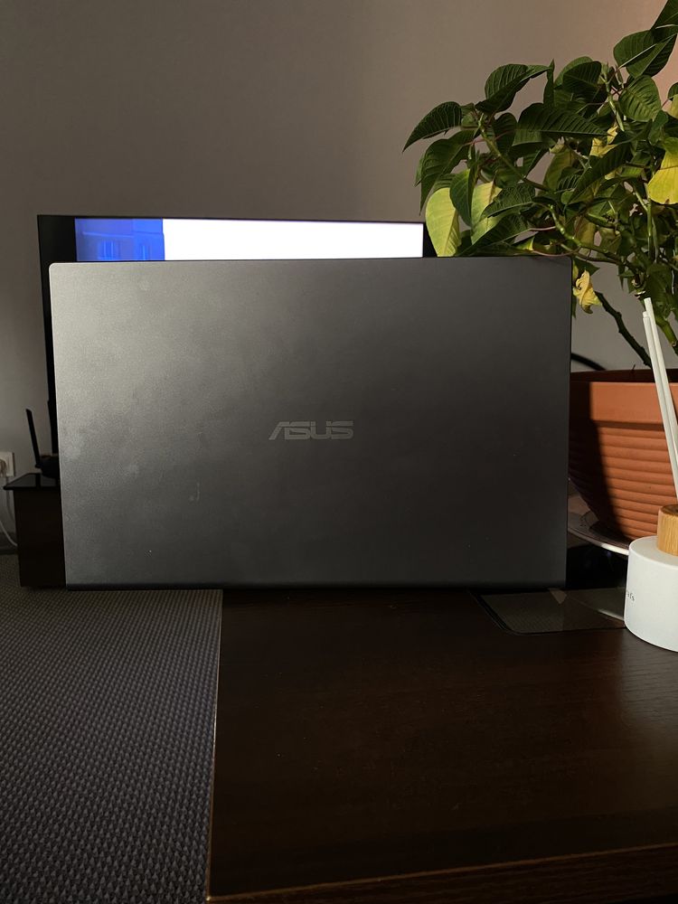 Laptop ASUS do negocjacji