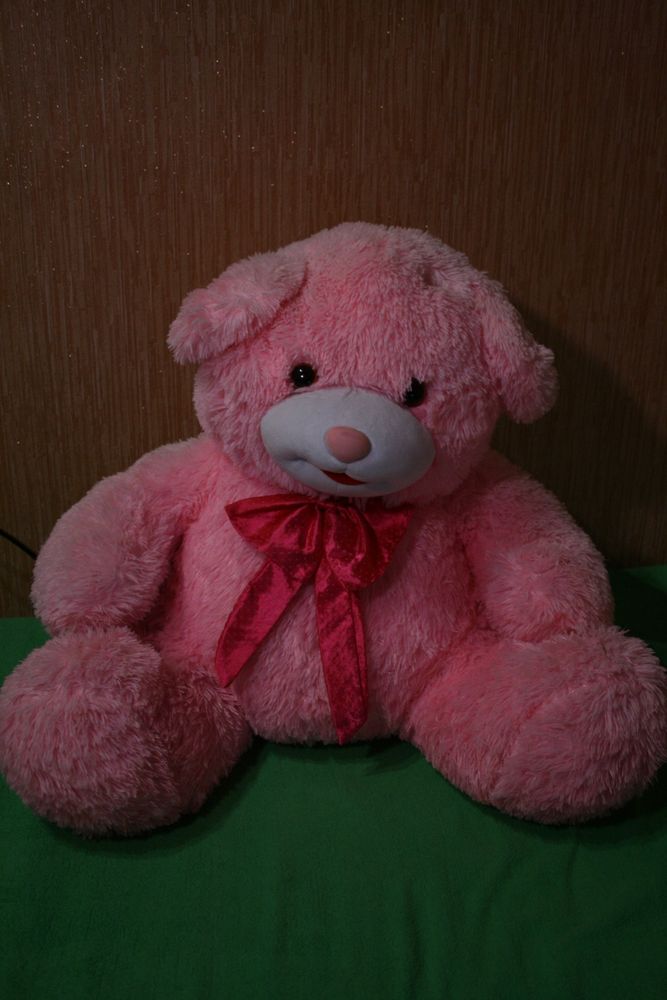 М’який рожевий ведмедик