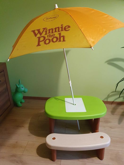 Stolik z ławkami dla dzieci