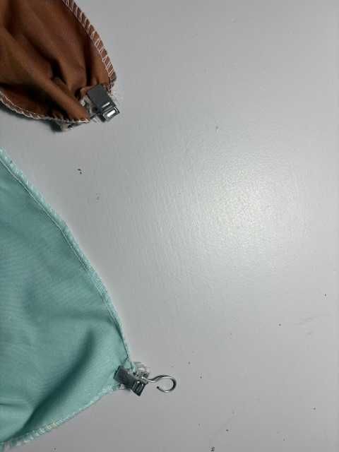 Gobelin ścienny kot czytający gazetę