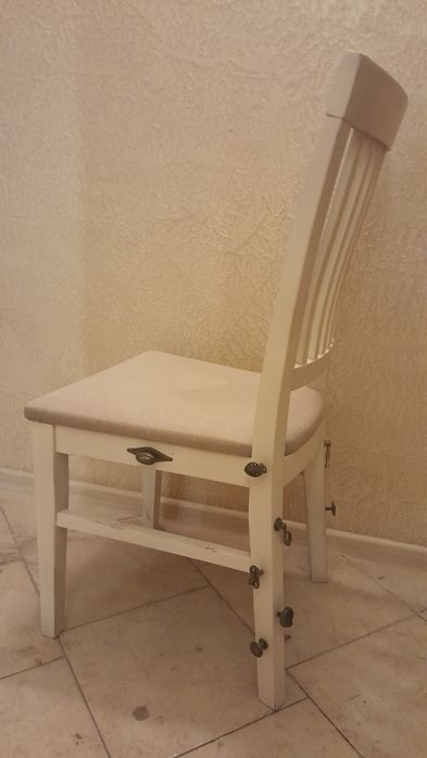 Продам стільці вживані