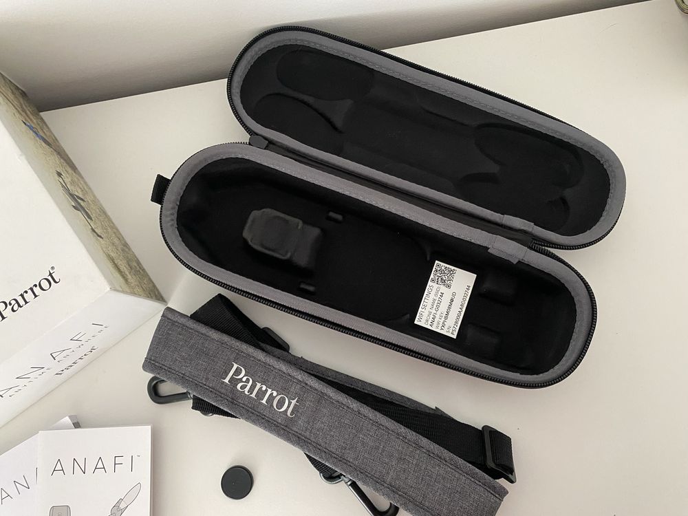 Caixa + Bolsa transporte + acessorios Parrot Anafi
