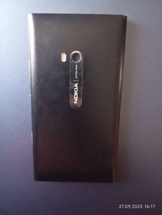 Смартфон Nokia N9 на запчастини