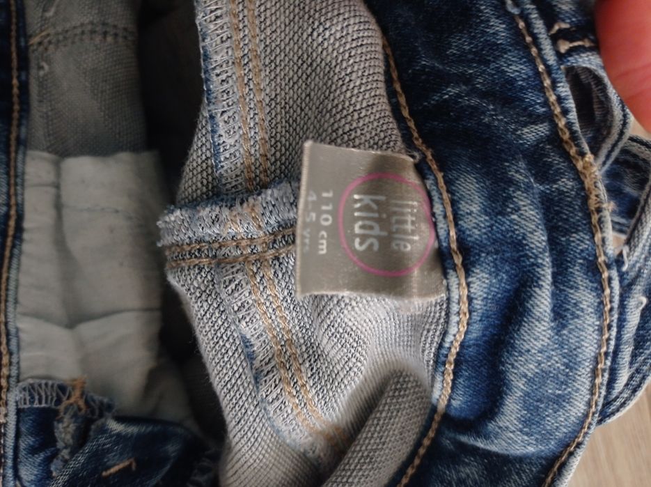 Spodnie jeansowe ogrodniczki 110