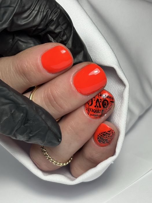 Stylizacja paznokci ( paznokcie zelowe )