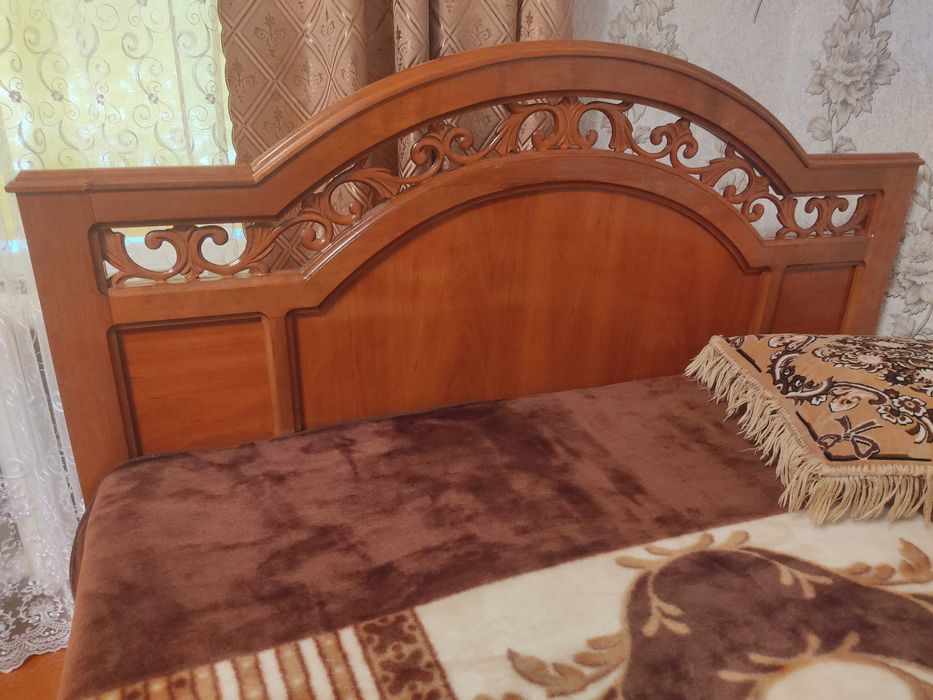 Двухспальная кровать