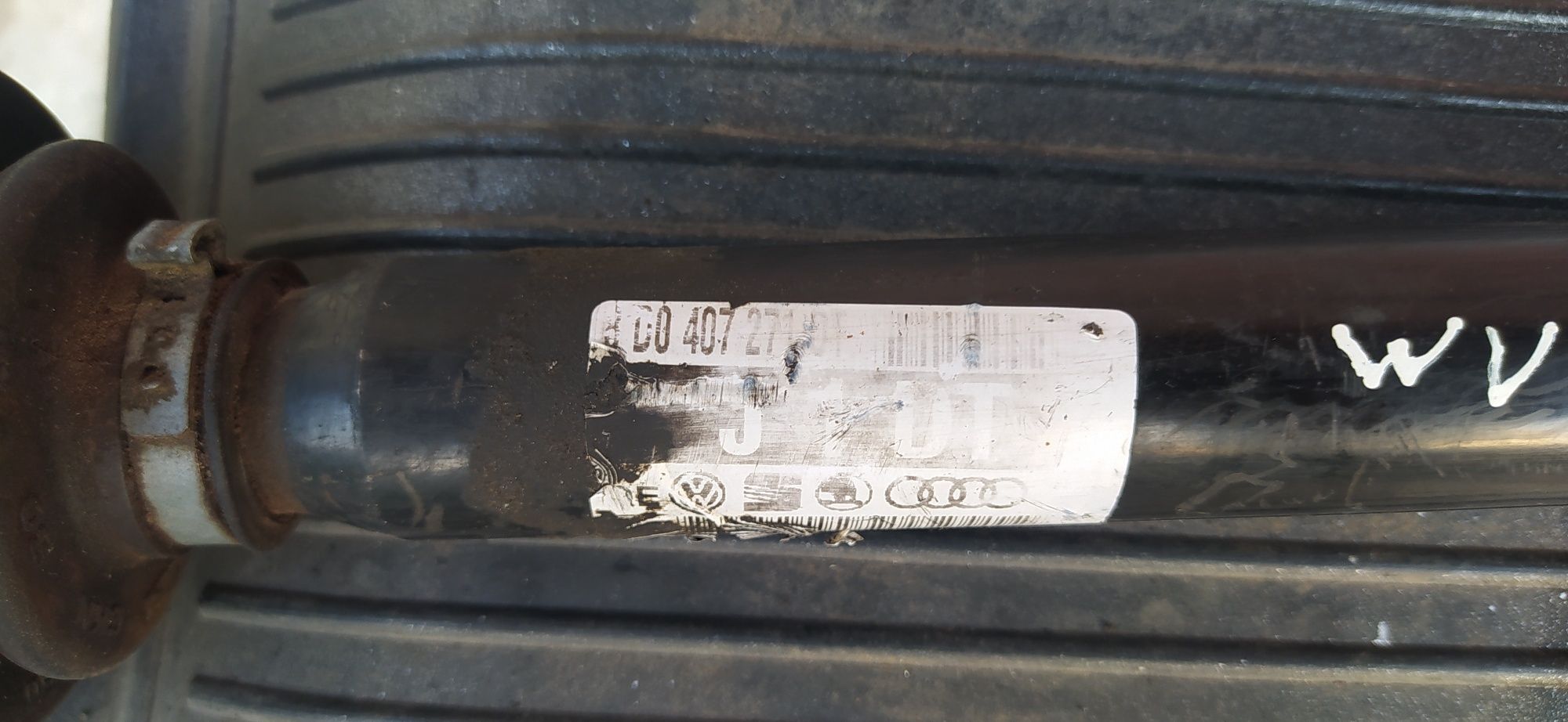 Полуось, привод, ліва. D0407271DT.2.5 TDI. Audi, Volkswagen, Skoda.