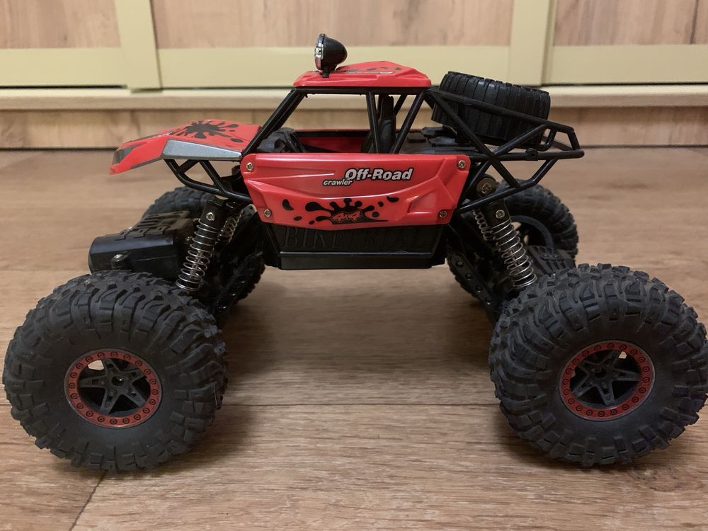 Автомобіль на р/к Sulong Toys 1:18 Off-Road