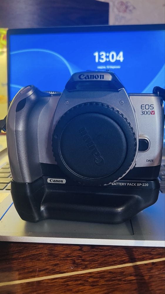 Фотоапарат Canon EOS 300 v