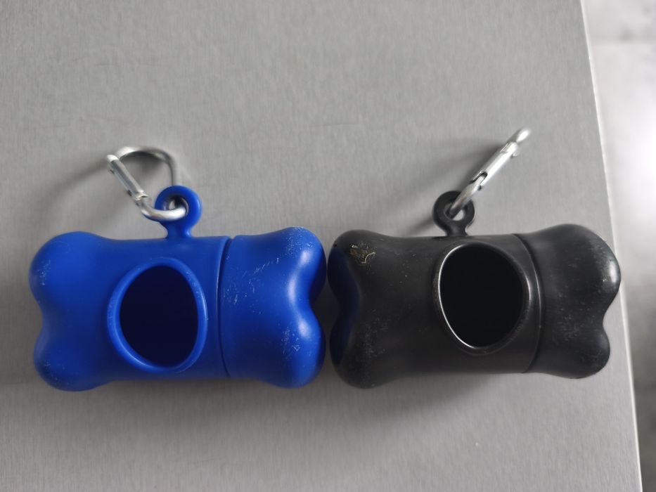 Pojemniki na woreczki dla psa etui