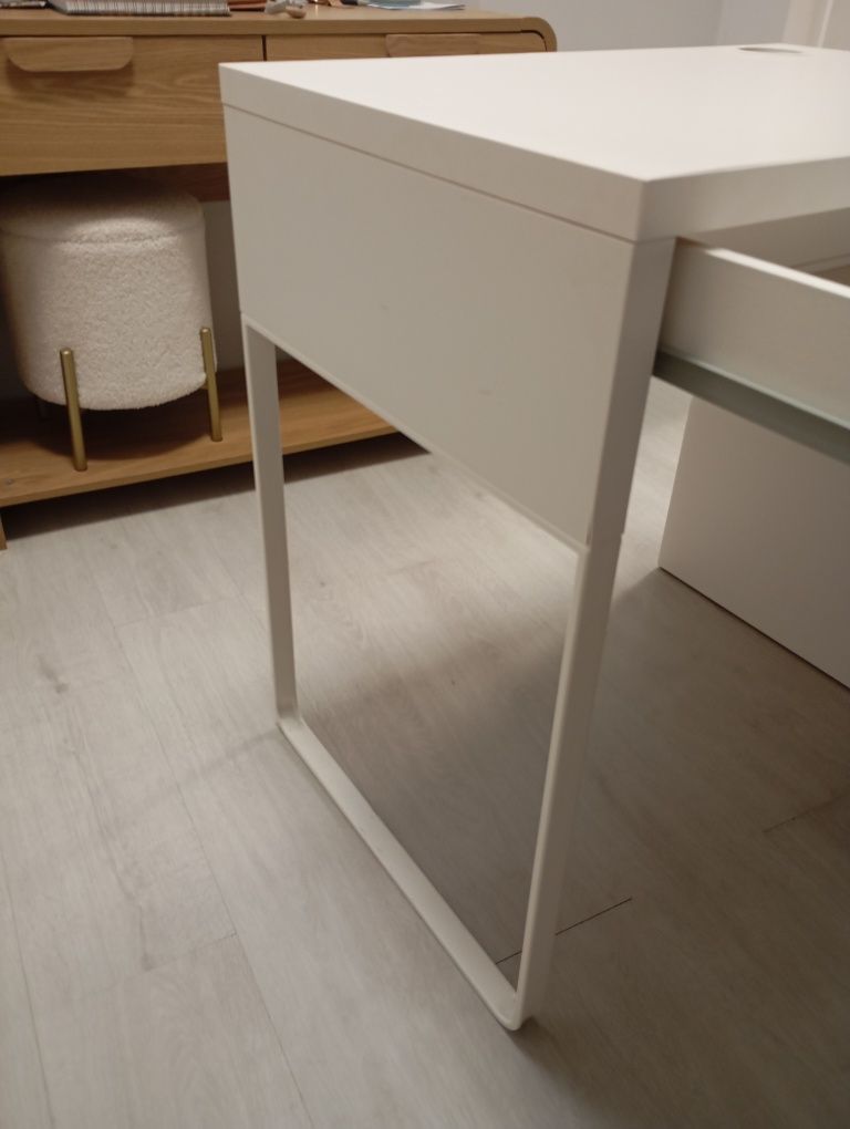 Secretária IKEA Micke Branca