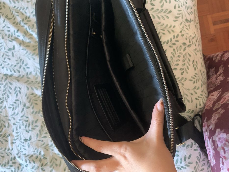 Mala de computador preta parfois