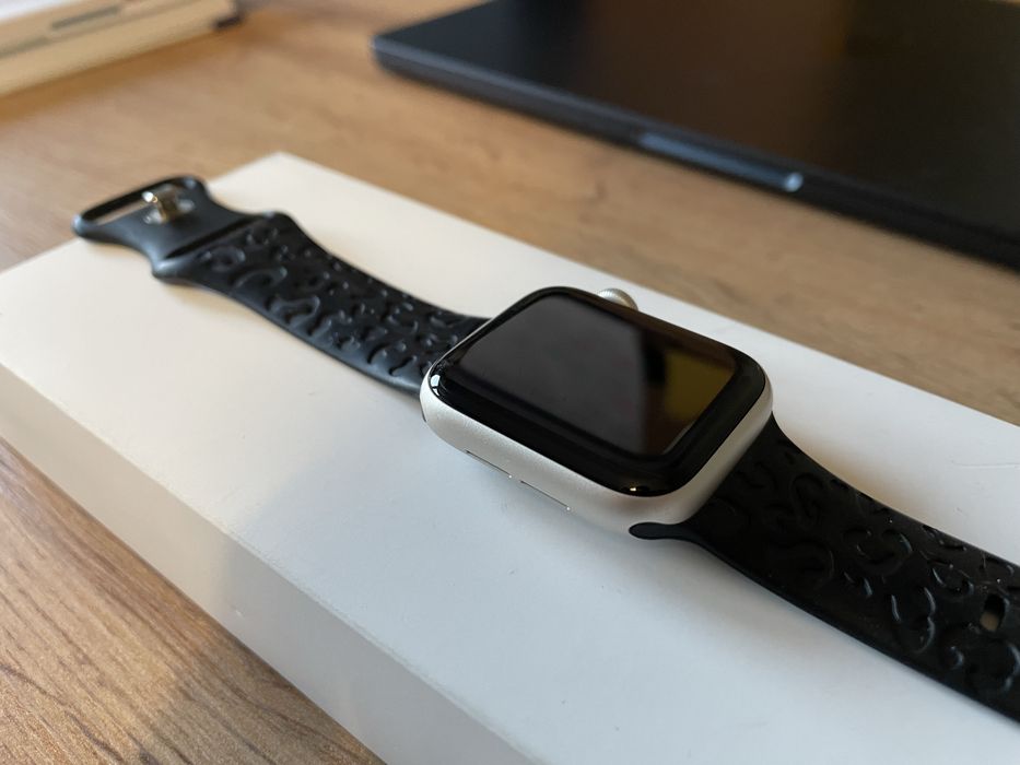 Apple Watch SE (Gen 2) 40mm Starlight