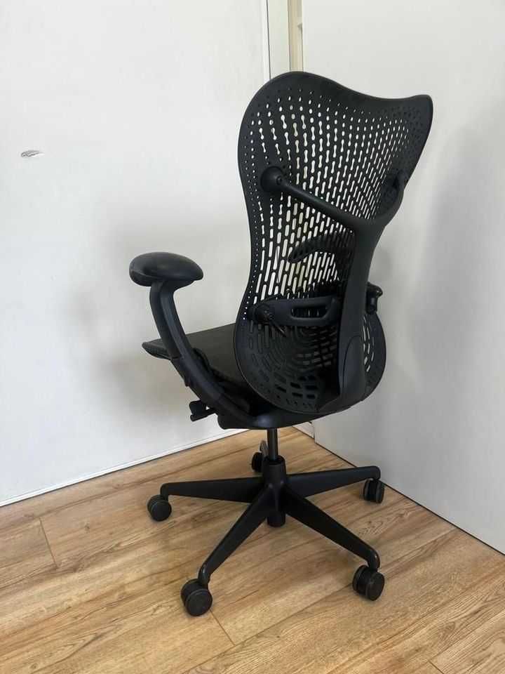 Opção completa Herman Miller Mirra remodelada