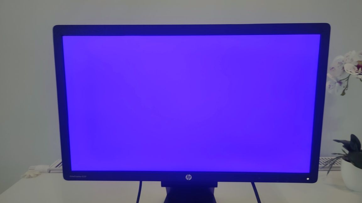 HP Elite Display 231, sprawny, pivot, 2xUSB, bez defektów