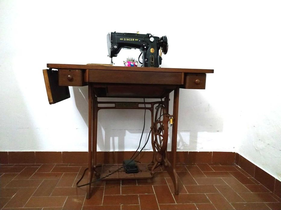 Máquina de coser e bordar