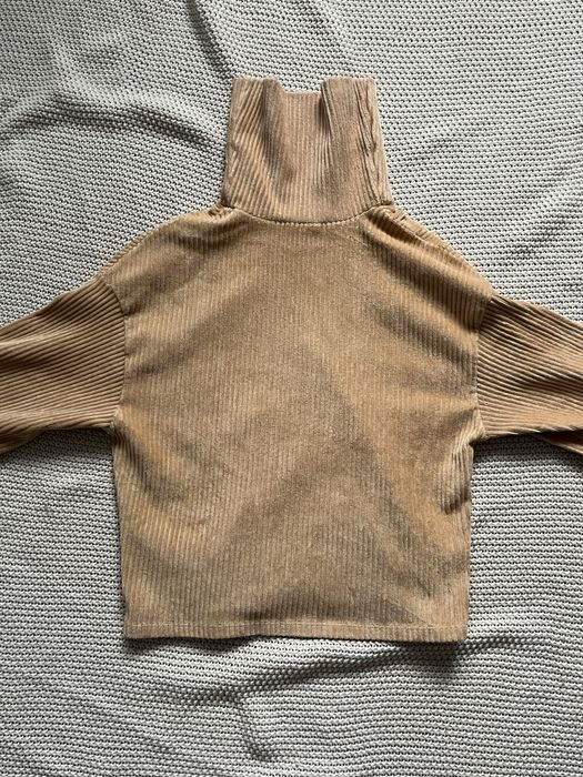 Zamszowy golf Bershka