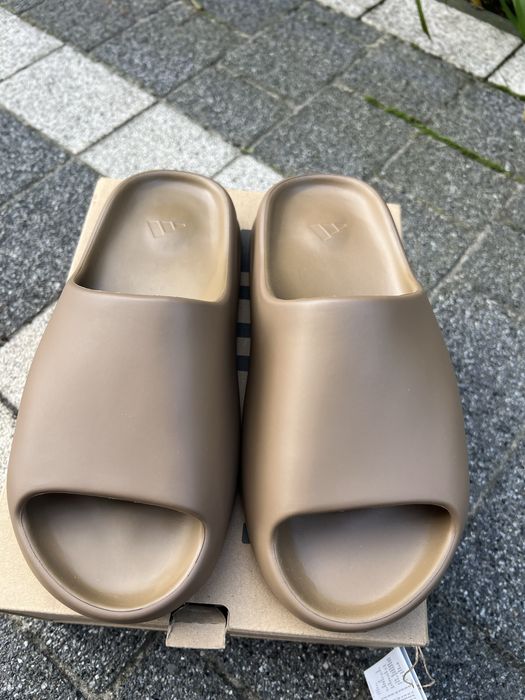 Adidas Yeezy Slide Core klapki brązowe viral comfy 43