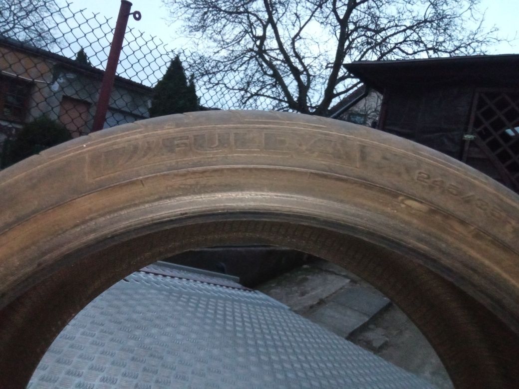 Sprzedam opony 245x35r19 3 szt