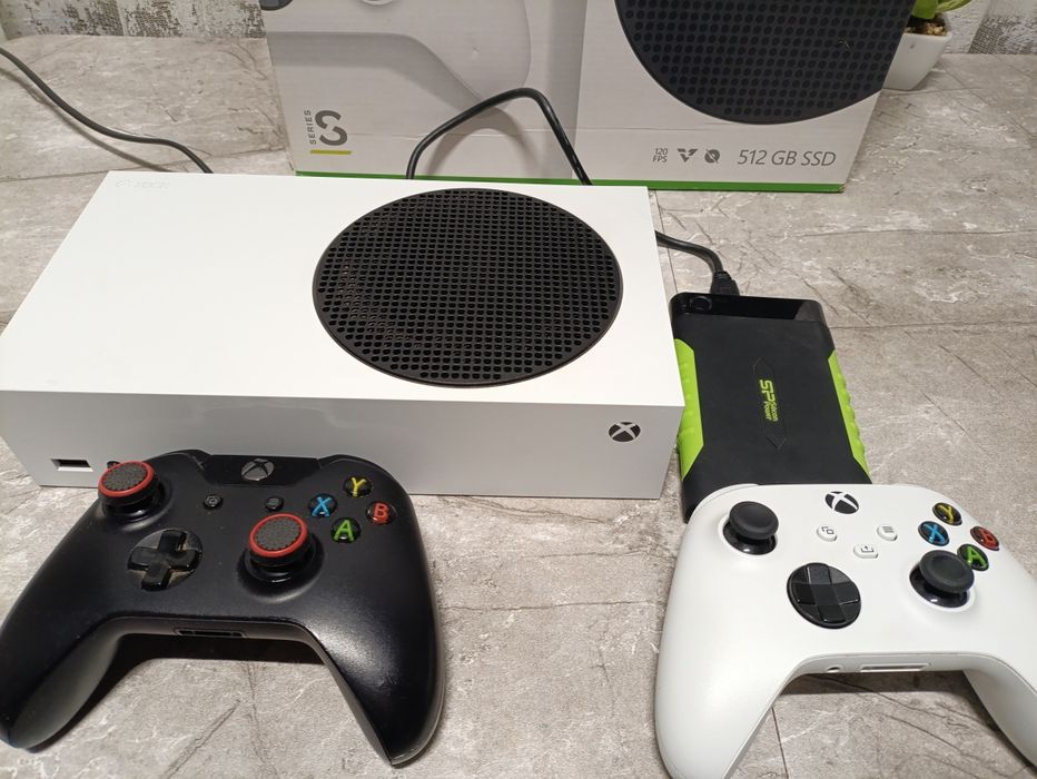 Xbox series s + 100 топових ігр на акаунті та hdd 2tb