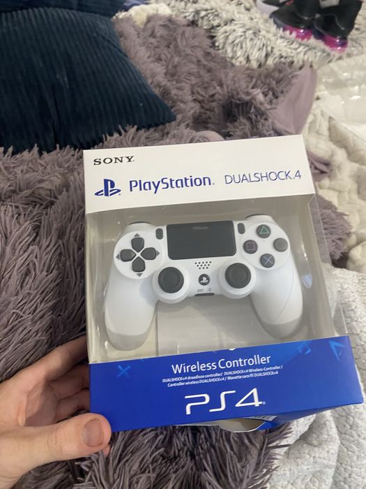 Pad ps4 nowy w pudelku