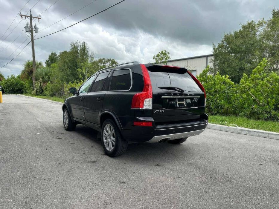 Volvo XC90      2013