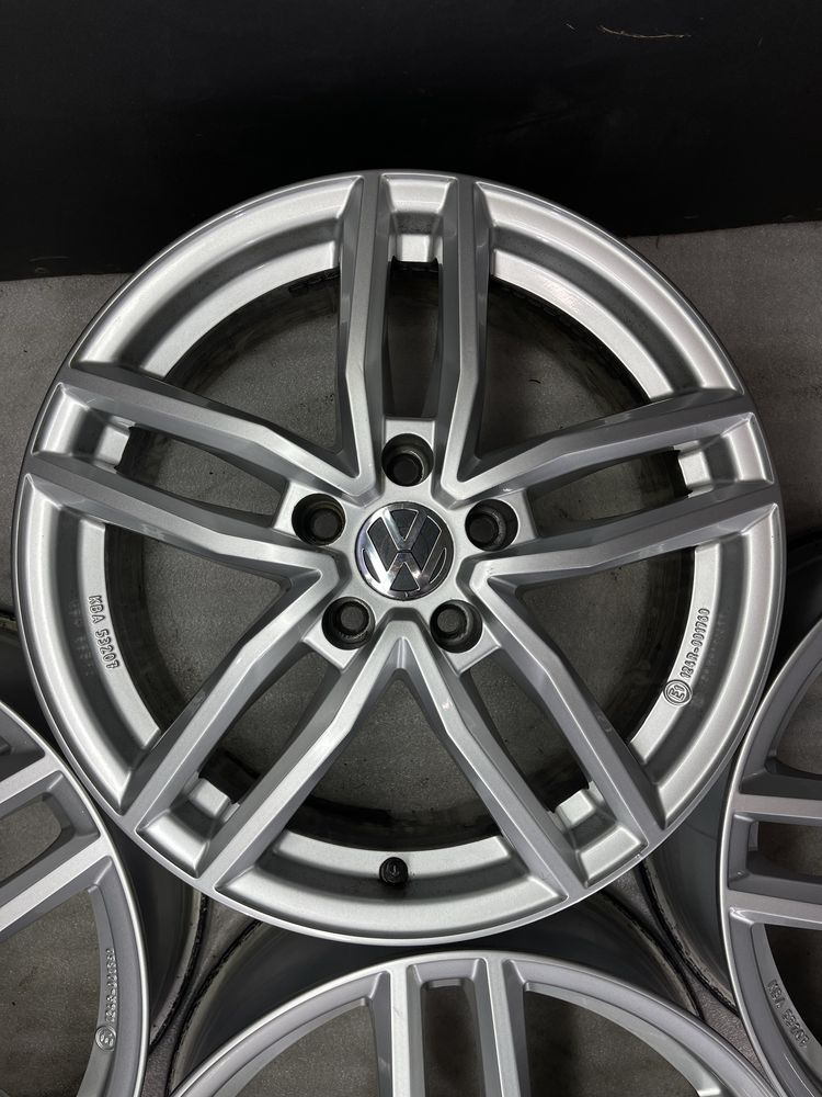 Диски R17 5x112 Et40 7J. Volkswagen Passat Golf Jetta Tiguan NMS CC