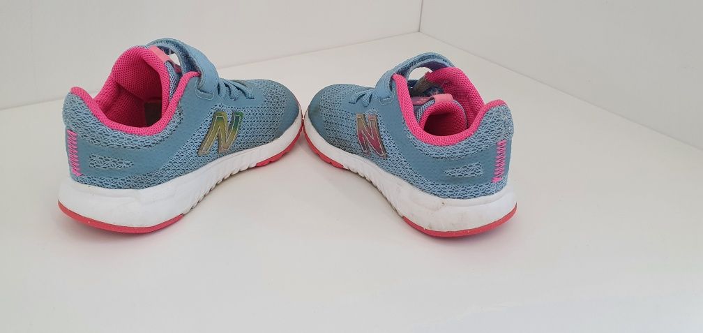 Дитячі оригінальні New Balance 22.5 р.