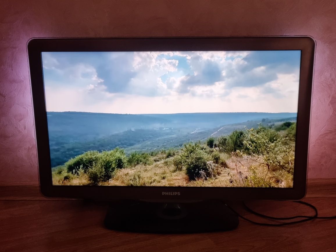 LED телевізор PHILIPS 32PFL7695H/12 з фоновою підсвіткою