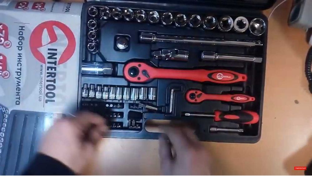 Професійний набір інструментів Intertool 1/4", 1/2", 72 од. (ET-6072)