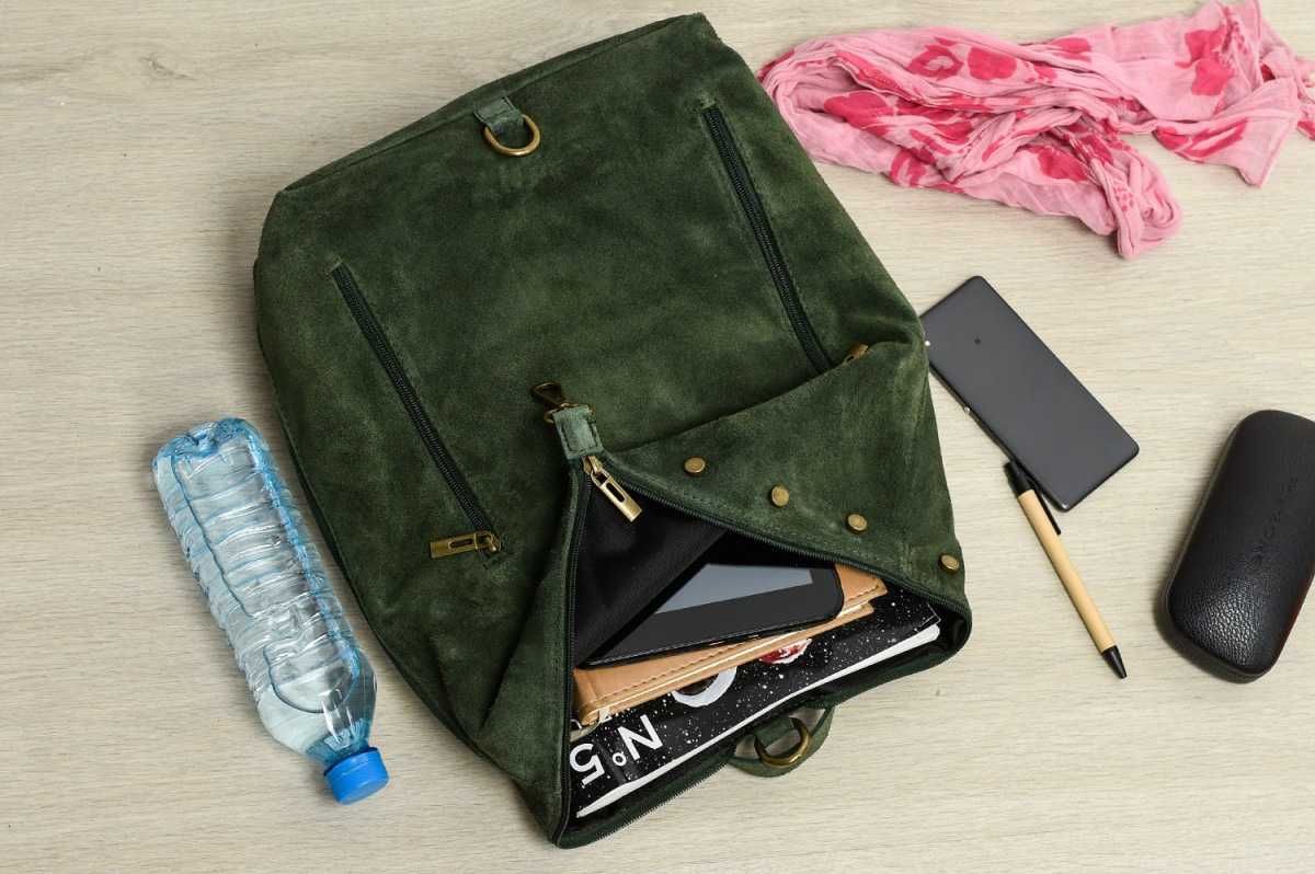 PLECAK zamszowy damski elegancki z ćwiekami 409 taupe