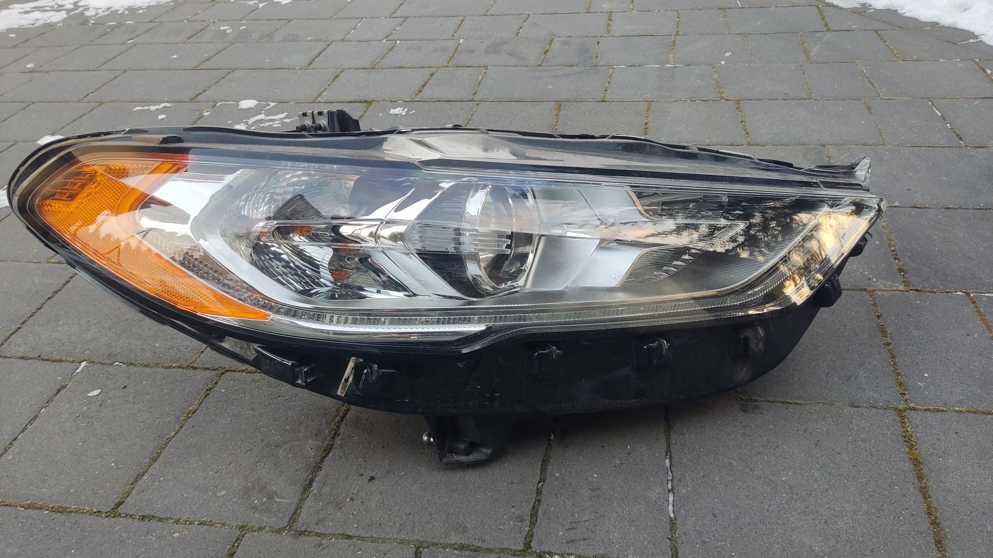 Lampa reflektor przedni przód prawy prawa Ford Fusion DRL LED