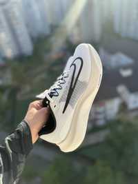 Беговые кроссовки nike air zoom fly 5 running