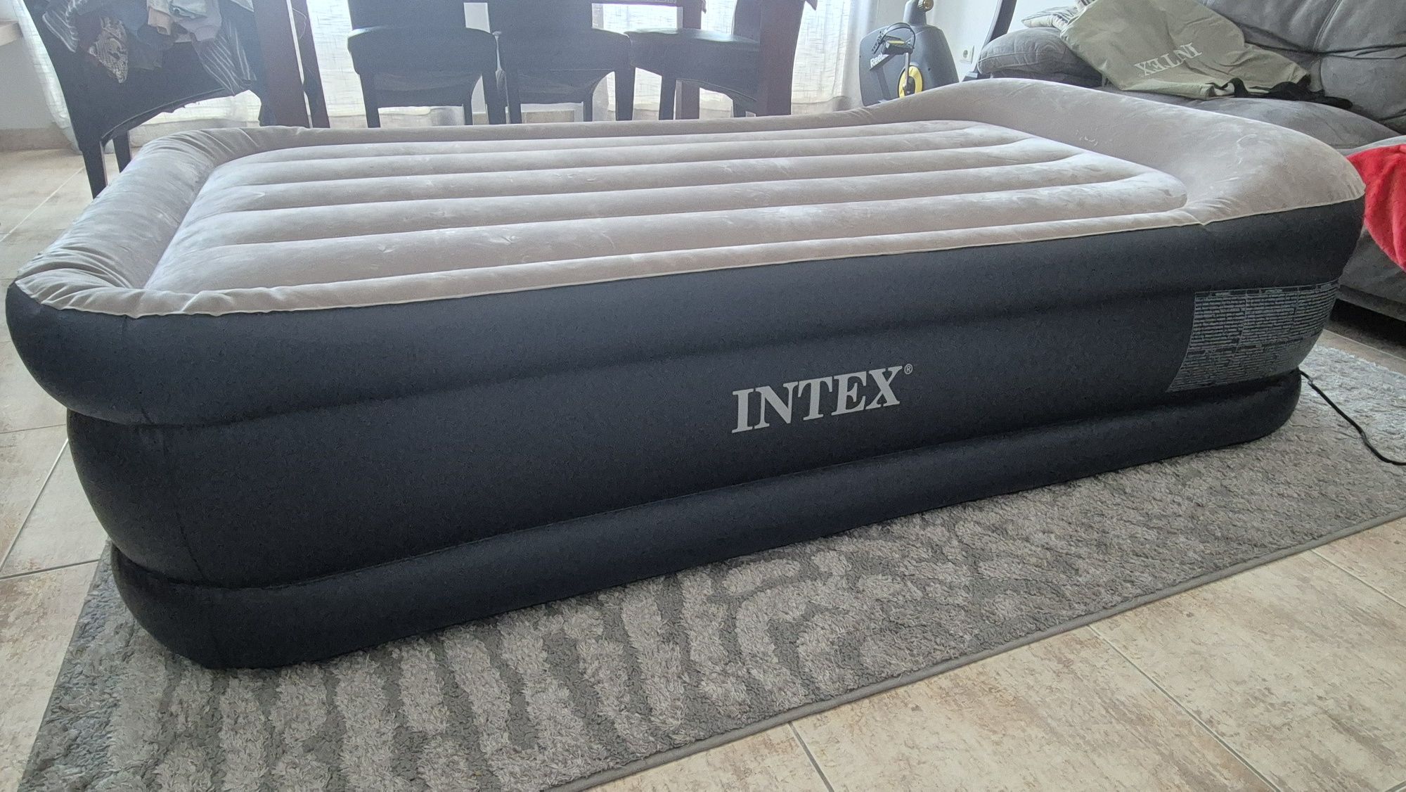 Colchão insuflavel  Intex