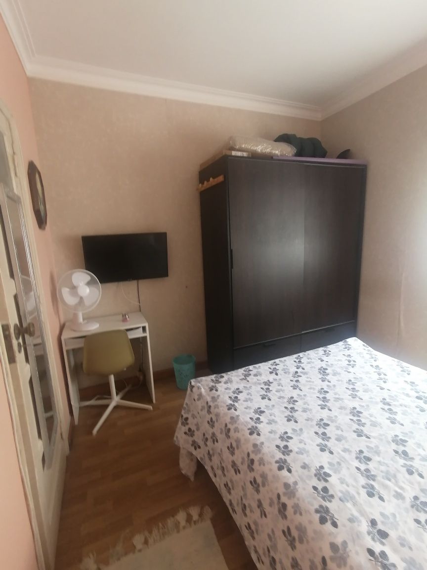 Quarto para rapariga/rapaz/estudante