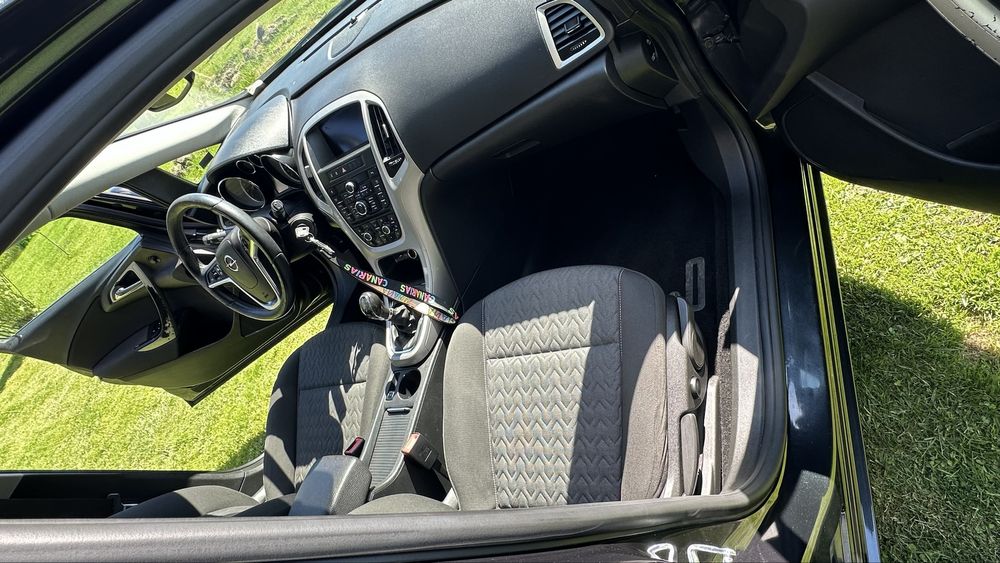 Opel Astra J kombi 1.4 turbo z nowym gazem plus hak