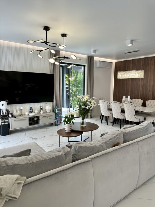 Повністю АВТОНОМНИЙ Дизайнерський будинок в закритому КМ біля Києва !