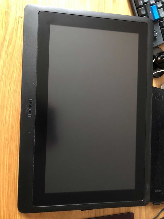 Графічний монітор-планшет Wacom Cintiq 16 + підставка