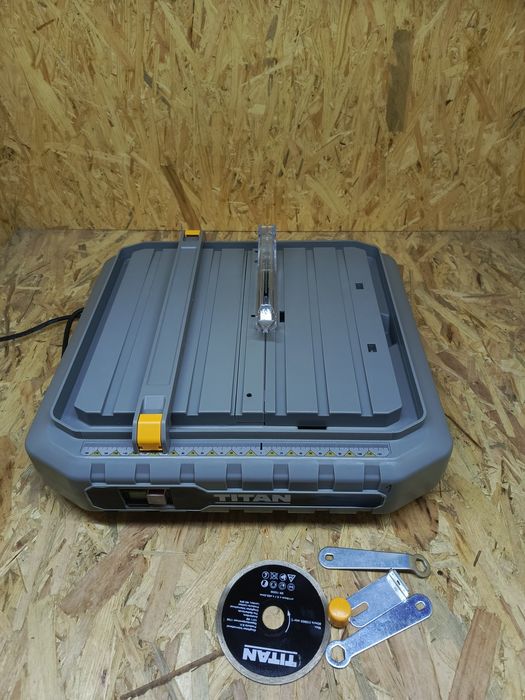 Przecinarka do płytek na wodę