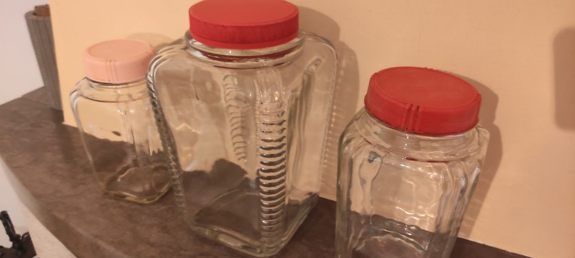 Conjunto de três frascos de vidro antigo