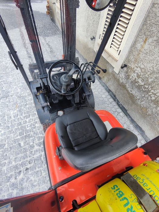 Empilhador Toyota gás 1800kg
