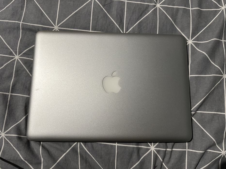 MacBook Pro (13,3”)